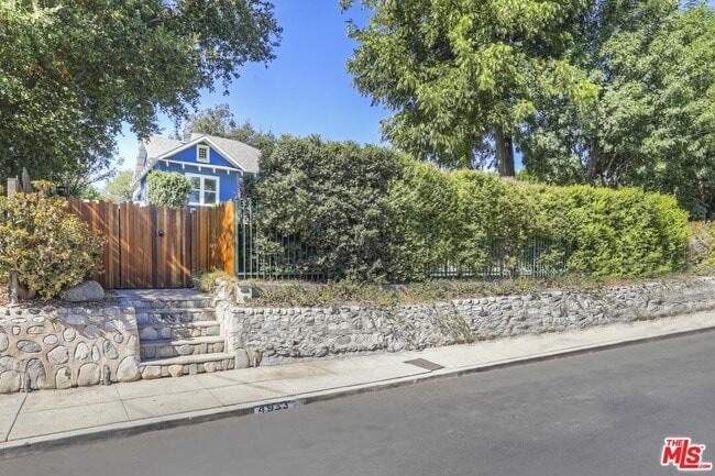 Photo - 4933 Glacier Dr