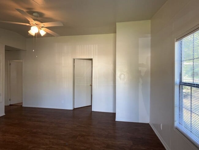 Photo - ***Two-Weeks Free Rent***916 Evergreen, Ki...
