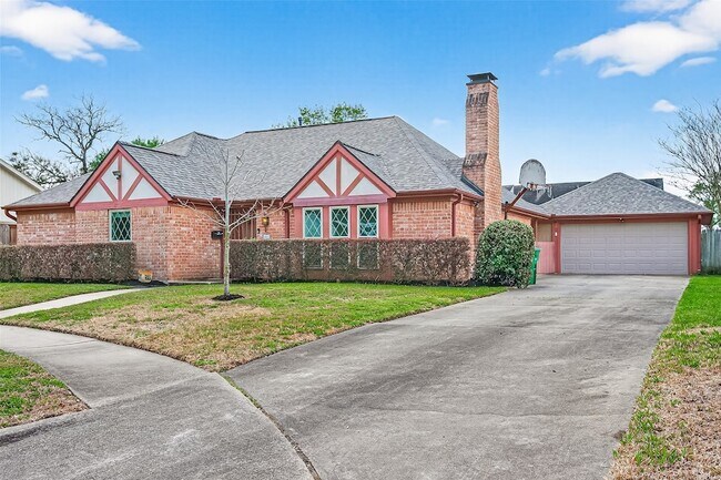 Photo - 6207 Claridge Dr