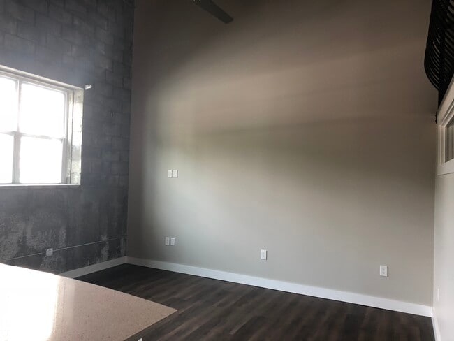 Photo - 108 Adams St Unidad 227