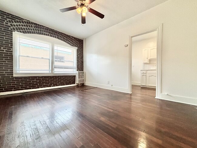 Building Photo - 147 Normandie Ave Unit 205 Rental