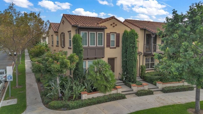 Building Photo - 72 Tulip