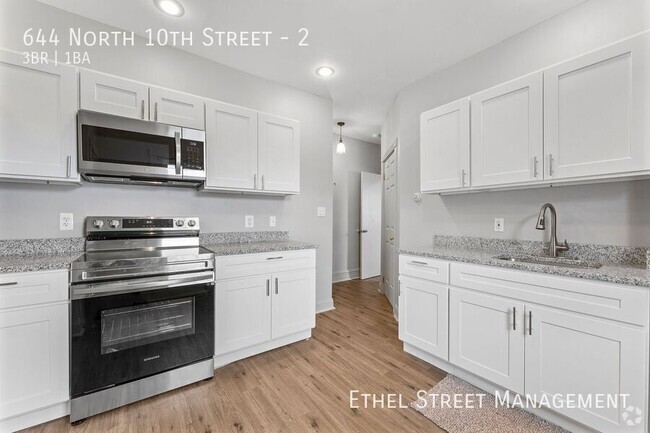 Building Photo - 644 N 10th St Unit 2 Rental