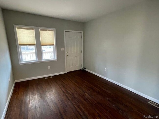Photo - 429 E Hayes Ave