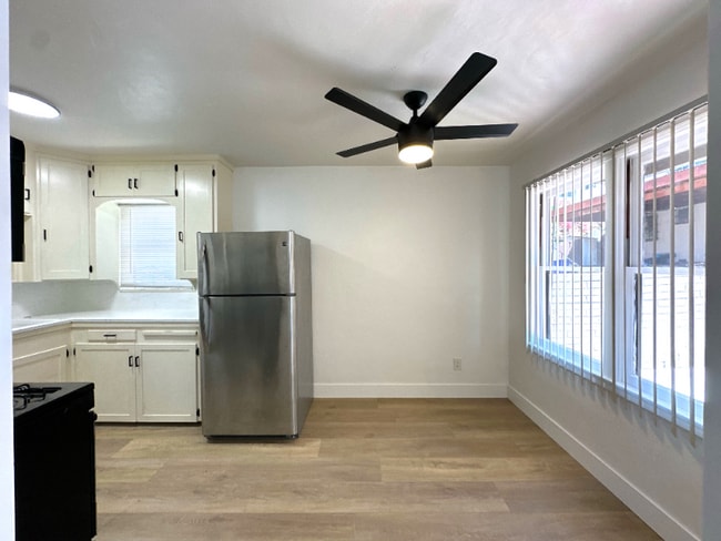 Photo - 4158-60 52nd St Unidad 4160