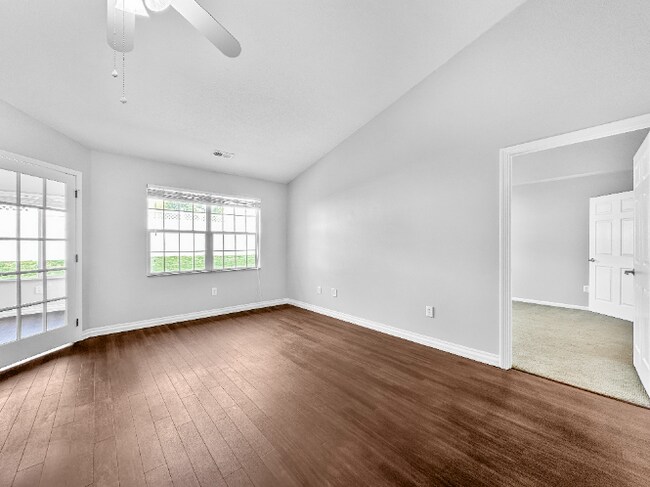 Photo - Beautiful 2 Beds 2 Baths Villa w/ Sunroom ...