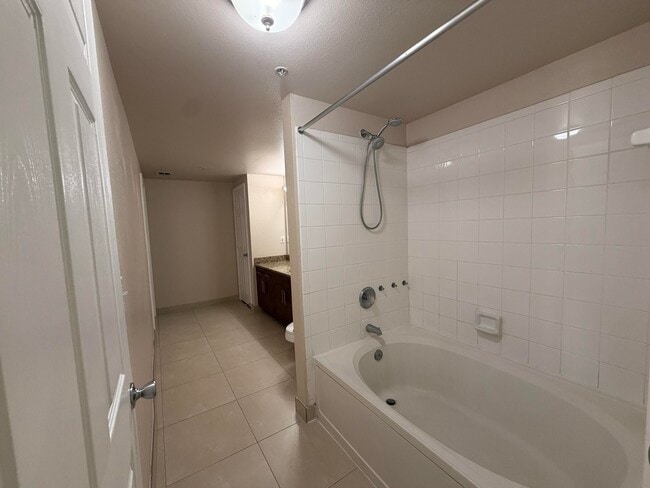 Photo - 11601 SW 2nd St Unidad 21104