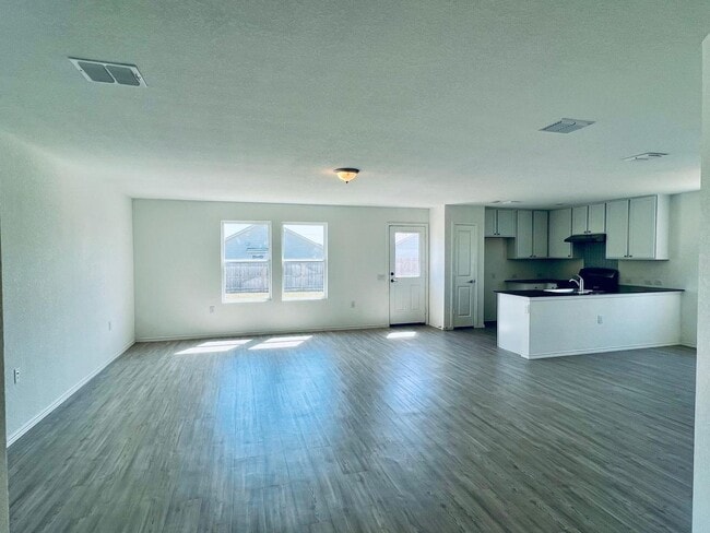 Photo - 10135 Ana Hts