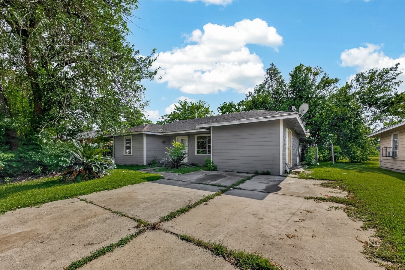 Photo - 10506 Buffum St