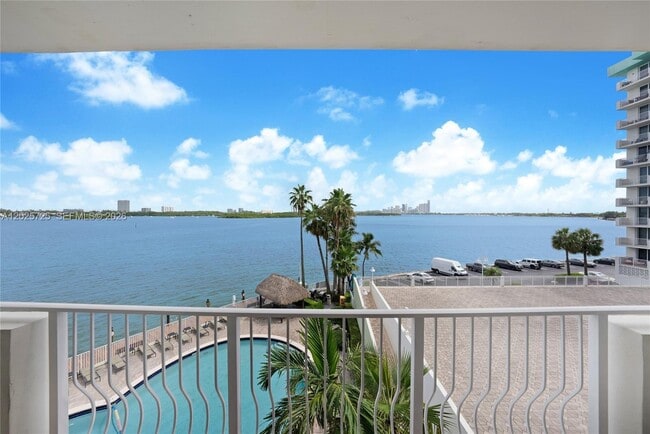 Photo - 10350 W Bay Harbor Dr Unit 4R