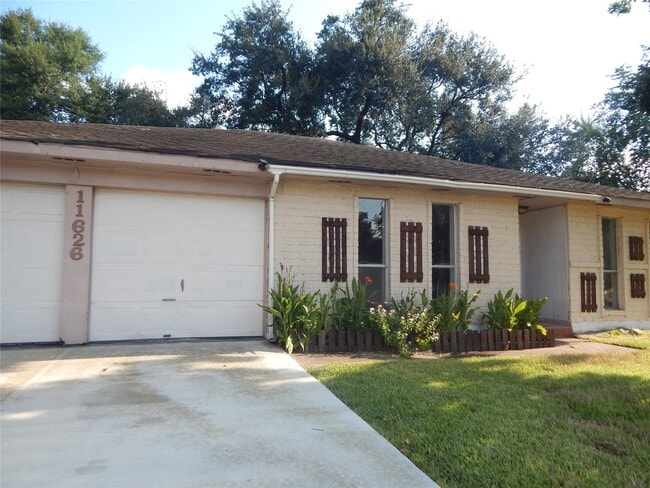 Photo - 11626 Sharpview Dr