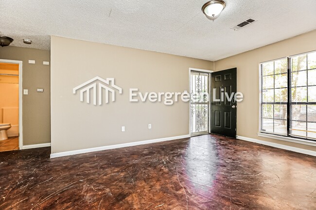 Photo - 2906 Elam St