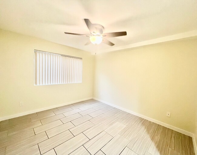 820 Glenoaks Apartments