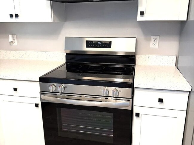 Photo - FIRST MONTH RENT FREE@! Immaculate 55+ Condo with Views of Golf Course in N. Ft. Myers