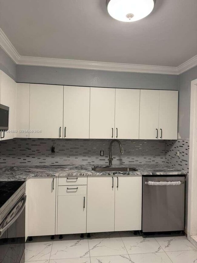 Photo - 6610 Johnson St