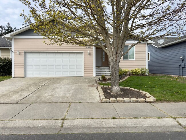 Building Photo - 3 Bedroom/2 Bath with garage home