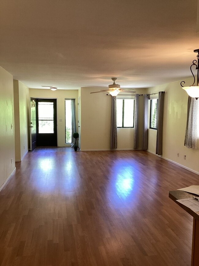 Photo - 439 Foxfire Ln