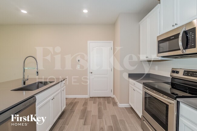 10142 Roman Ln