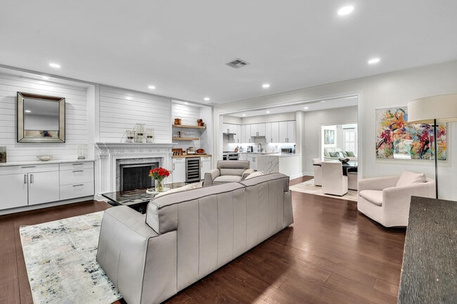 Photo - 746 NE 16th Terrace