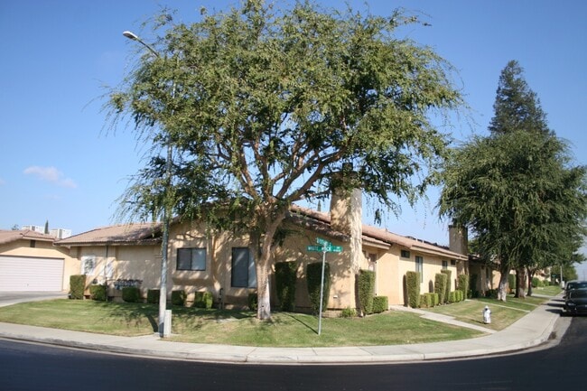 Building Photo - 8600 White Rock Dr Unit C