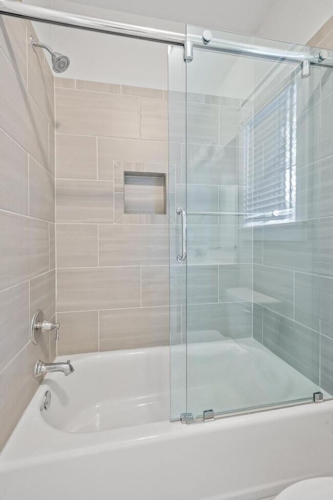 Photo - 2 Bedroom Home in Premier Location
