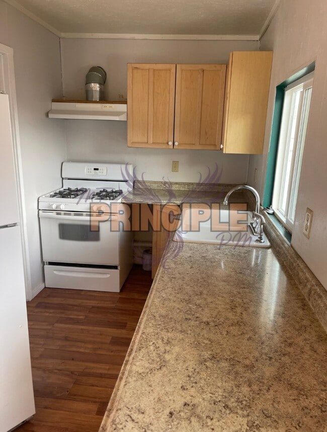 Building Photo - 715-719 W 6th St Unit 717