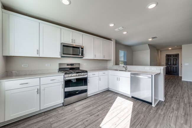 Photo - Spacious 4 Bed, 3 Bath Modern Home in Mobberly Farms, Pilot Point - Available for Lease!