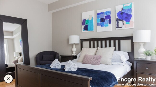 Photo - 7 Story St Unidad 2