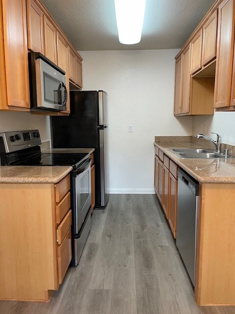 Full Kitchen - 2360 Paseo De Laura Unit 14