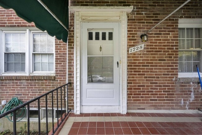 Photo - 1728 Aberdeen Rd