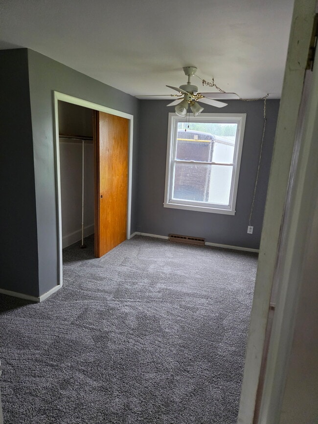 Photo - 1023 Warren Rd