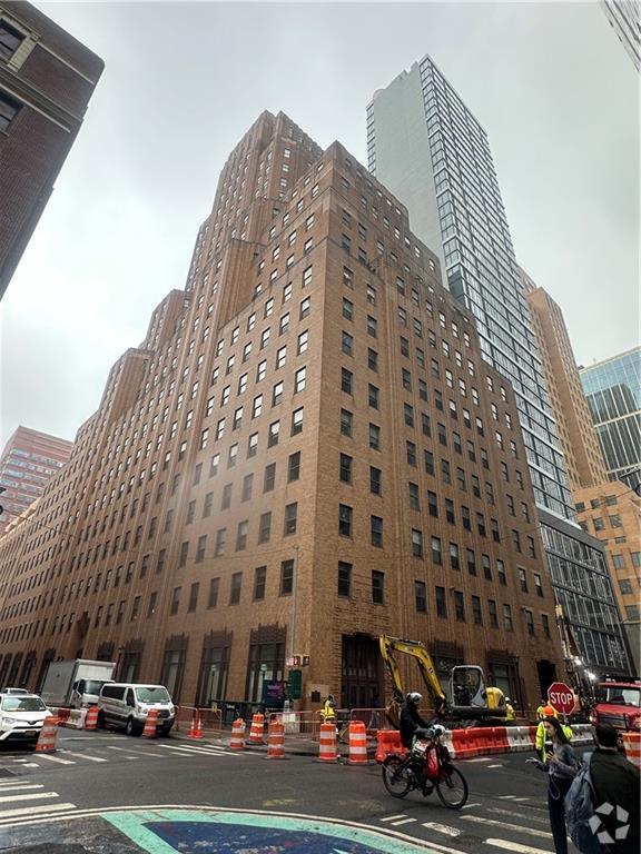 Building Photo - 365 Bridge St Unit 9H Rental