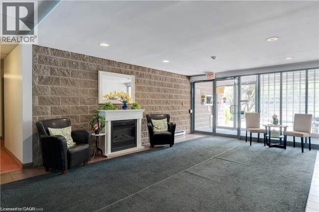 Photo - 404 Hunter St E Unit 404