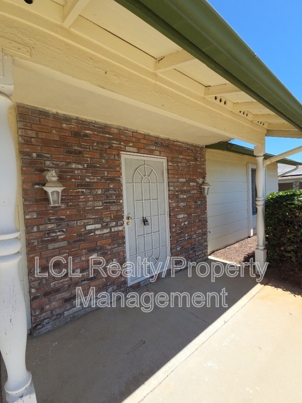 Photo - 26340 Harrisburg Dr