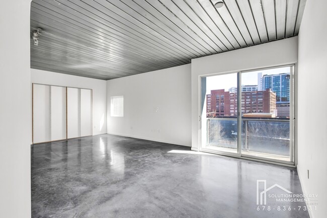 Photo - 620 Glen Iris Dr NE