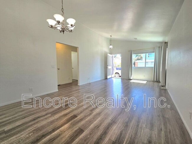 Photo - 2093 Waterbury Dr