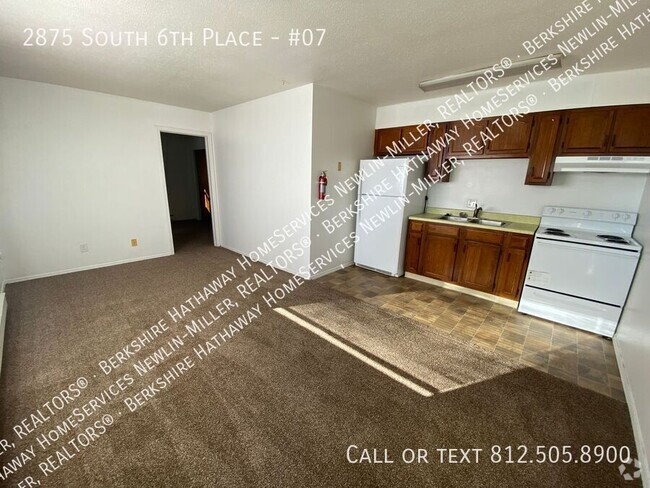 Building Photo - One-bedroom apartment located near Honey C... Unit #07