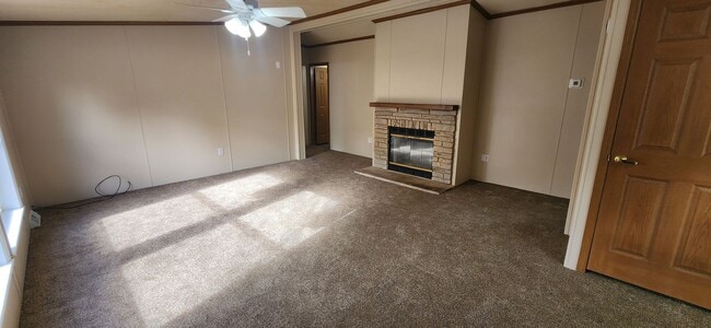 Photo - Spacious 3 Bedroom, 2.5 bathroom home with detached garage!