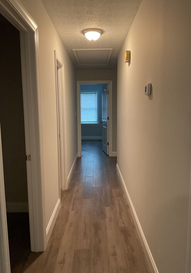 Photo - Available now!! Three bedroom, three full ... House