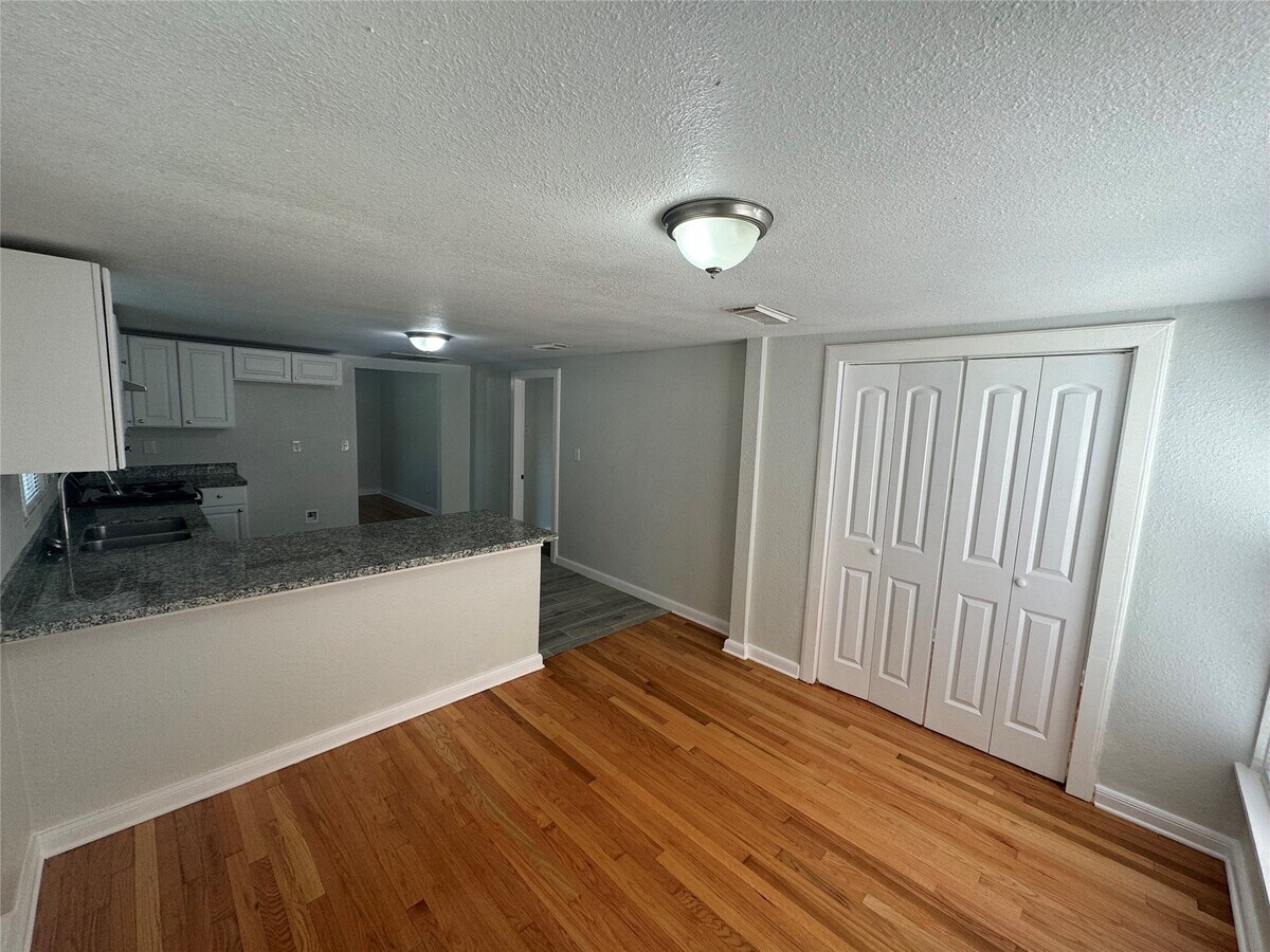 Photo - 512 Rice St