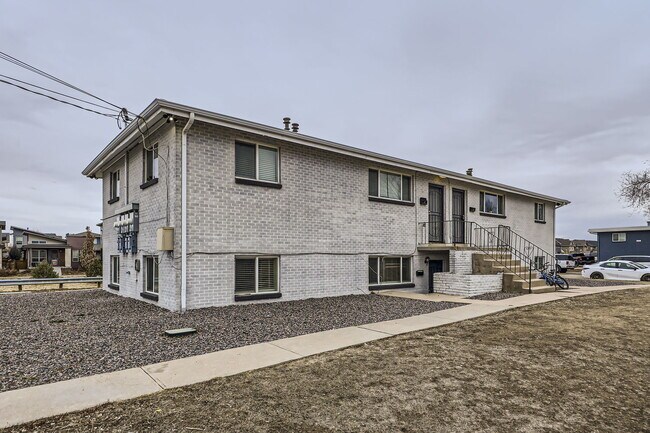 Photo - 2545 Kenton St Unit B