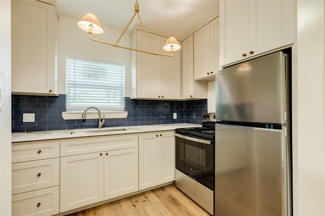 Photo - 2512 Avenue K Unit Back