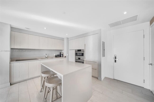 Building Photo - 4010 S Ocean Dr Unit R2305 Rental