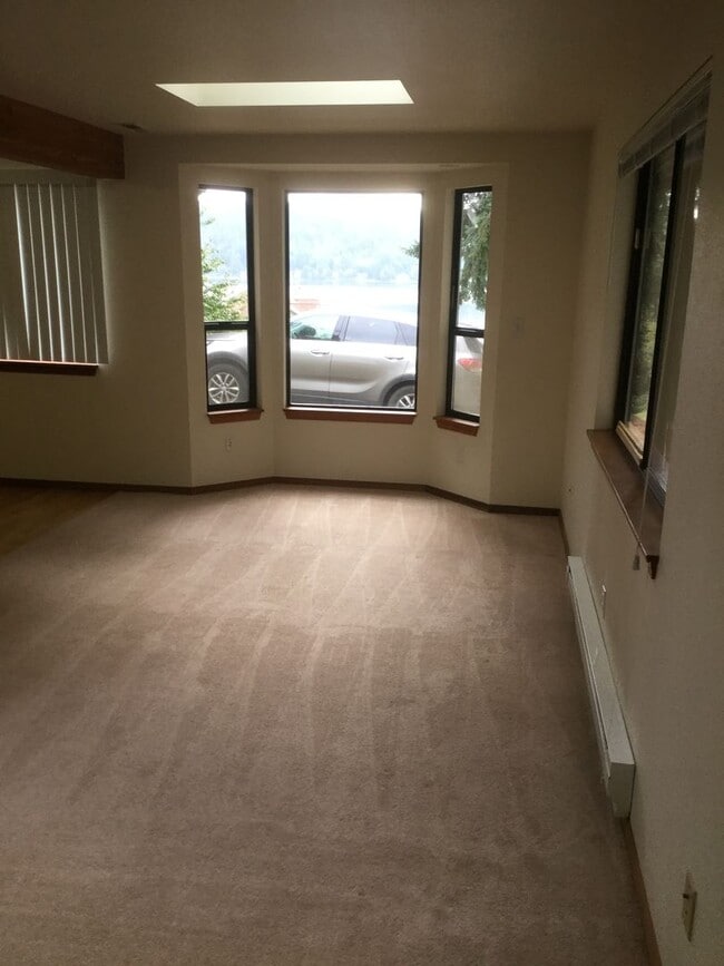 Photo - Illahee6056 Unit A