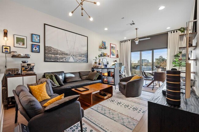 Photo - 908 Nueces St Unit 45