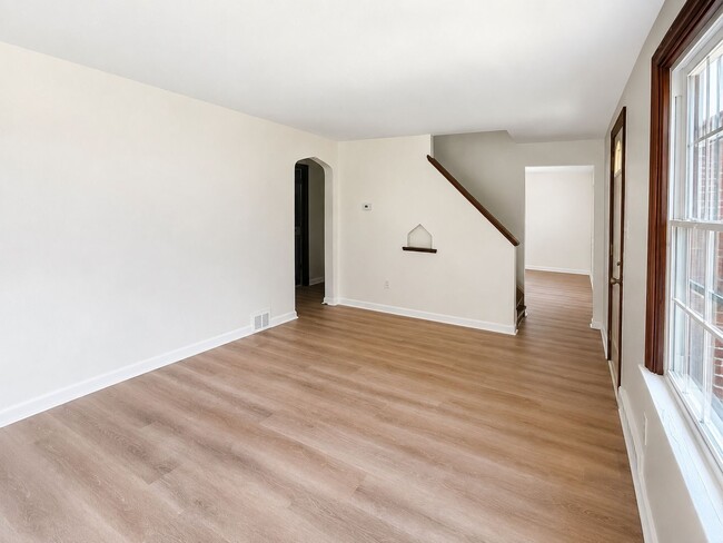 Photo - 2768 Glenny Ln