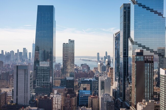 Photo - 460 W 42nd St