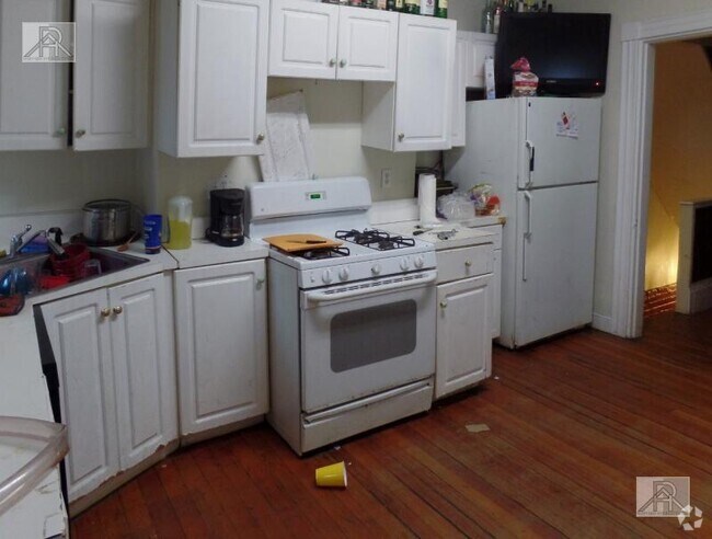 Building Photo - 5 bedroom in Allston MA 02134 Unit 1 Rental