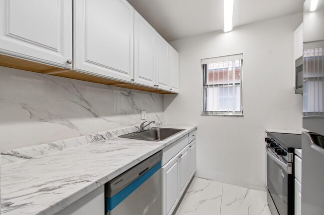 Photo - 500 SW 2nd Ave Unidad 211
