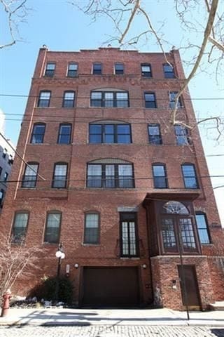 Building Photo - 1015 Grand St Unit 4F